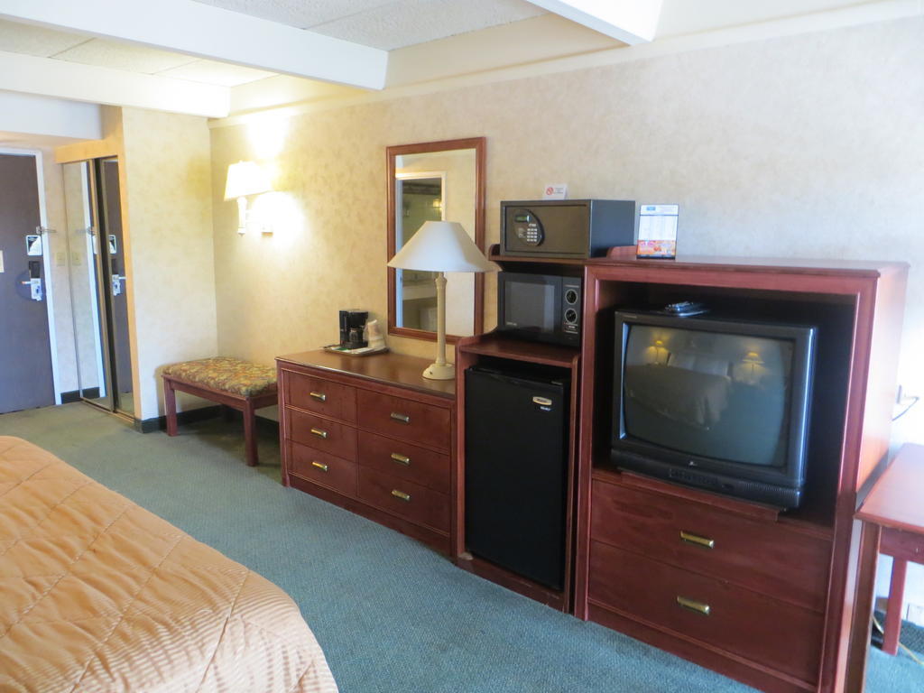 Rodeway Inn Skokie エバンストン エクステリア 写真